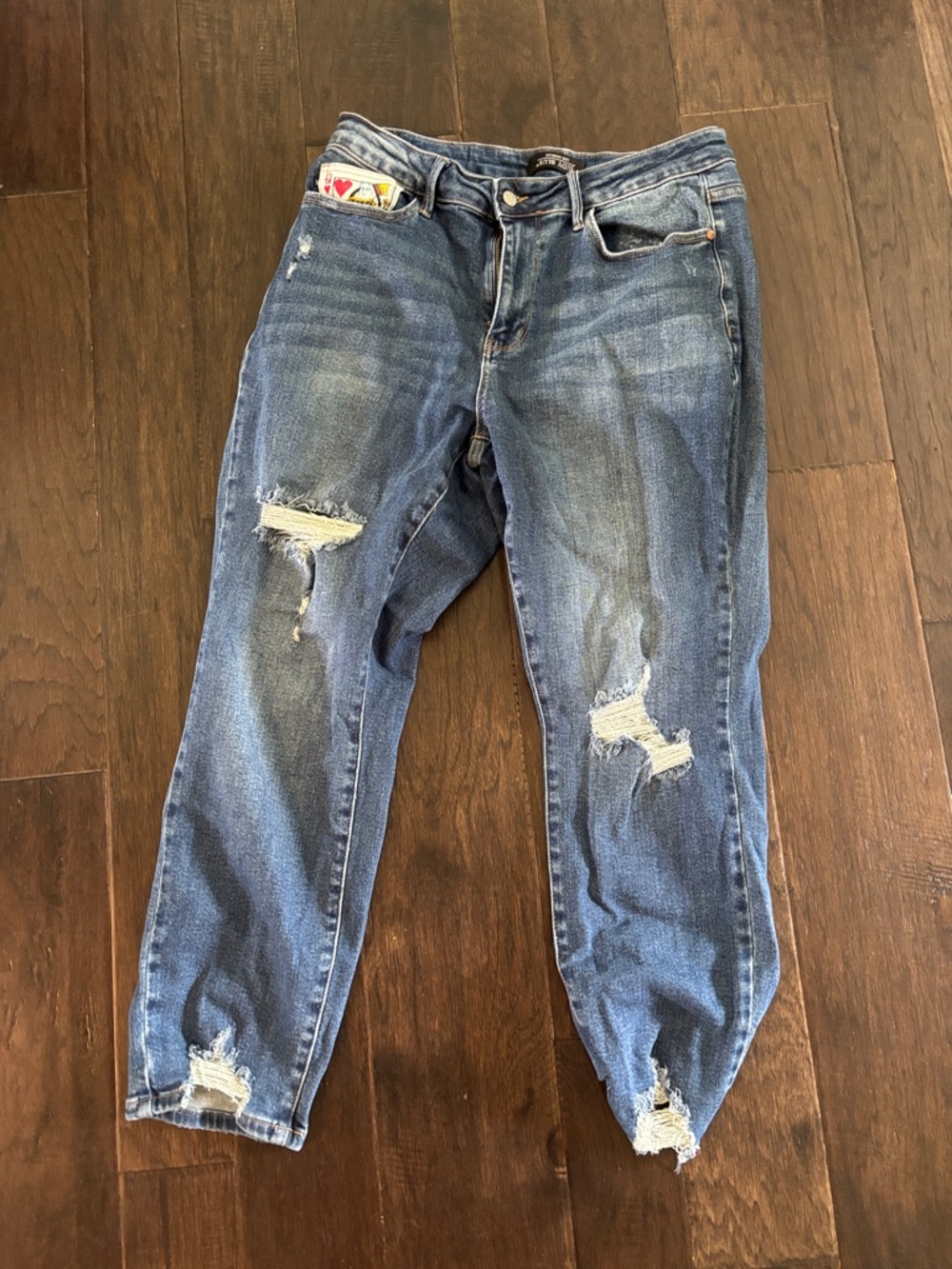 Judy Blue Distressed Boyfriend Jeans in Medium Blue